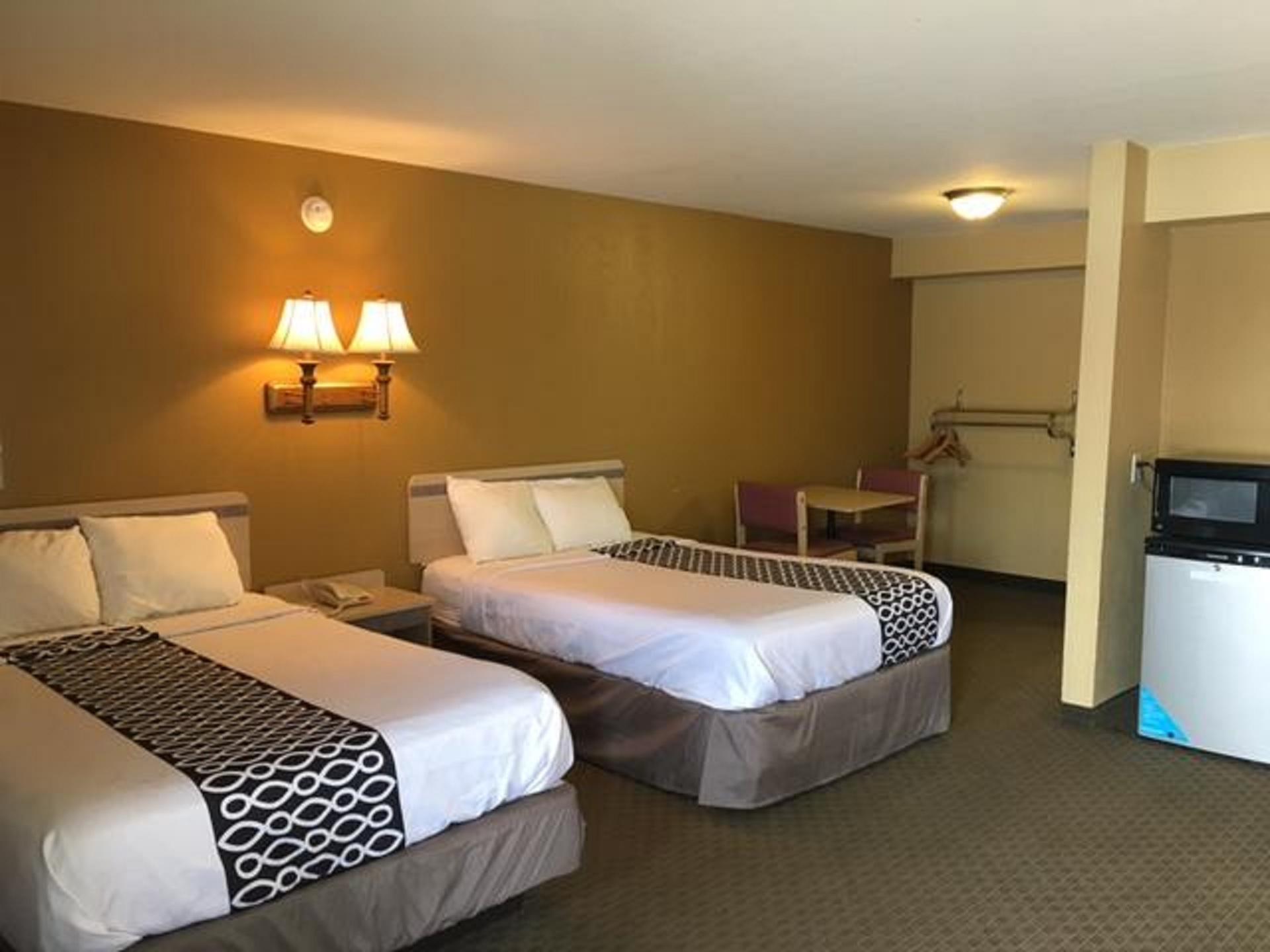 Econo Lodge Inn & Suites Enid Экстерьер фото